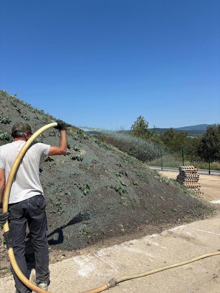 Hydroosev a spevňovanie svahu